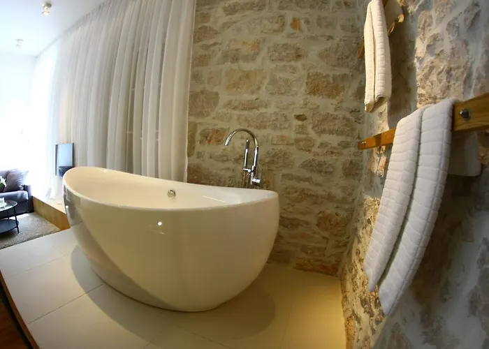 The Bridge Luxury * Zara